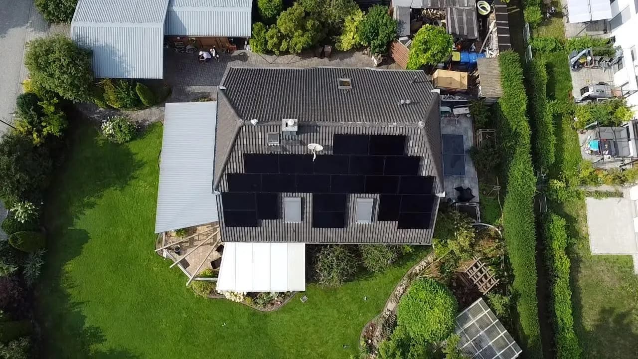 Photovoltaik-Referenz SolarX – Falkensee – 2026 Photovoltaik-Referenz SolarX – Falkensee – 2026, 9,98 kWp auf einem Einfamilienhaus