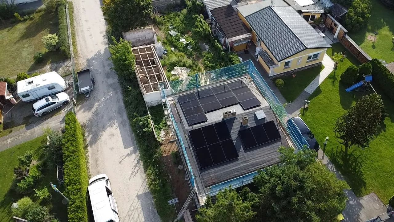 Photovoltaik-Referenz SolarX – Oranienburg – 2025 Photovoltaik-Referenz SolarX – Oranienburg – 2025, 10,24 kWp auf einem Einfamilienhaus