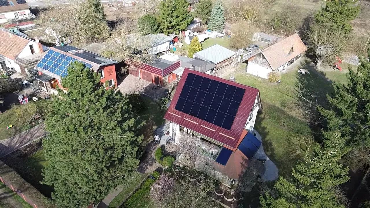 Photovoltaik-Referenz SolarX – Potsdam – 2026 Photovoltaik-Referenz SolarX – Potsdam – 2026, 9,87 kWp auf einem Einfamilienhaus